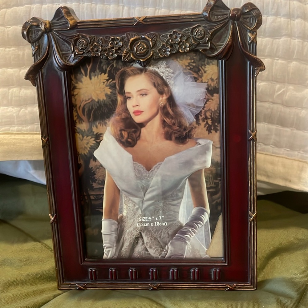 Picture frame.  5” x 7 “ Unbranded